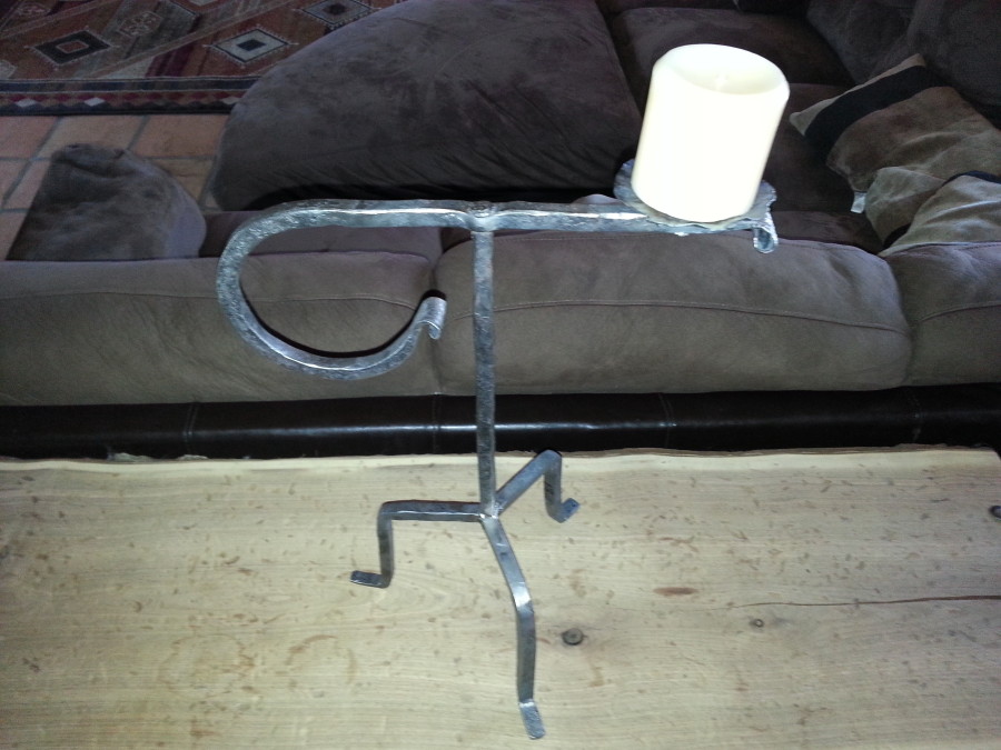 Big loop wrought iron single candle stand